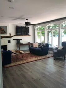 Lake front house - Image 4