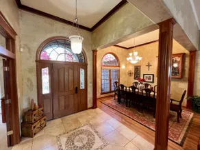 Bella Vita Estate Luxury Home With Hot Tub on Golf Course - Image 2