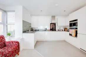 Spire View - New Forest Holiday Home - Image 3