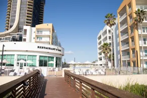 Wonderful Three Bedroom Condo Partial Ocean Views - Image 4