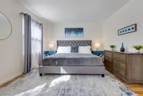 Stylish 3 BR apartment, 20min to NYC Free parking - Image 4