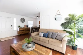 Cozy home, LONG TERM AVAIL. Wi-Fi, Washer/Dryer - Image 5