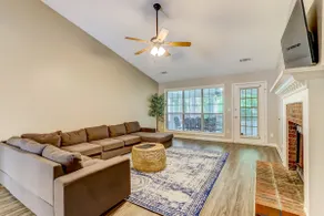 ★Lawrenceville, NO stairs, 4br, sleeps 11!★ - Image 5