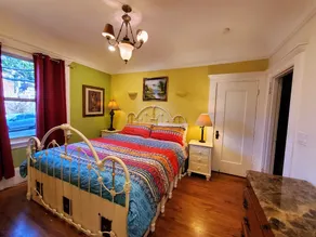 Stylish 1 BR Elmwood Area - Minutes from Campus - Image 4