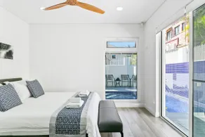 LUXURY POOL VILLA • 3 King Bed Suites • Walk to beaches and Fremantle City - Image 5