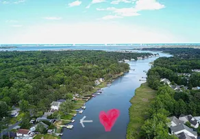 Charming Waterfront Cottage w/2 King Suites + Dock - Image 4