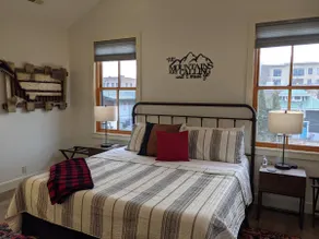 Downtown Loft on Lupfer - Image 4