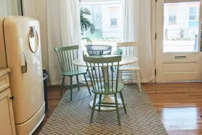 Vintage Storefront Studio: Uniquely Charming Stay - Image 4