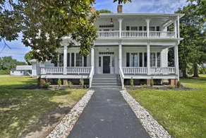 Spacious, Historic Home for 12 - Near Myrtle Beach - Image 3