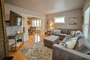 Beautiful single family home, recently renovated - Image 2