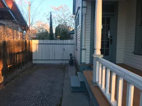Backyard-Cottage - Image 4
