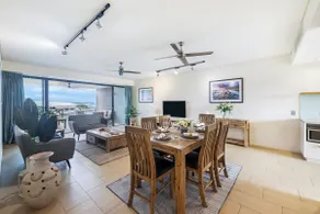 'Waterfront Wonder' Expansive Indoor-Outdoor Haven - Image 2