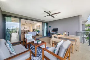 'Waterfront Wonder' Expansive Indoor-Outdoor Haven - Image 3