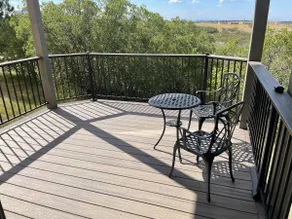 Mountain View Retreat Private Deck & Full Kitchen - Image 3