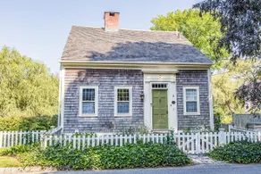 Quintessential Waterfront Historic Cottage - Image 5
