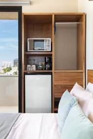 Hotel-Style Suite w/Private Pool & Rooftop View - Image 4