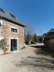 Small renovated barn - Image 2