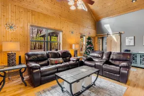 Yonah Escape~ R&R getaway~hot tub~10 mins to Helen - Image 3