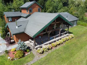 Huge Country Estate with ponds and hiking trails - Image 3