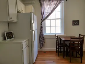 Cozy 1BR, steps to metro, U.S. Capitol & more - Image 5