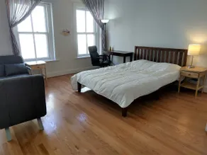 Cozy 1BR, steps to metro, U.S. Capitol & more - Image 2