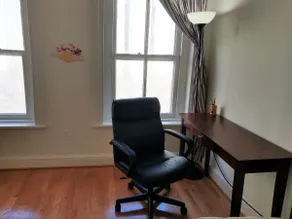 Cozy 1BR, steps to metro, U.S. Capitol & more - Image 4