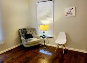 Modern 1 bd Apartment Minutes from Denton Square - Image 5