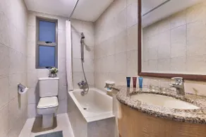 Comfy 2BR Deluxe in Northeast Singapore - Image 5