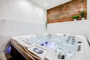 Loft with SPA at Best place of Toulouse - Image 3