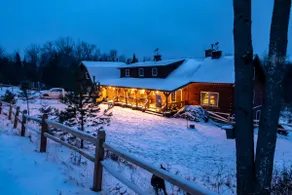 Cozy Log Cabin - Sauna - Fireplace - Sleeps 10! - Image 5