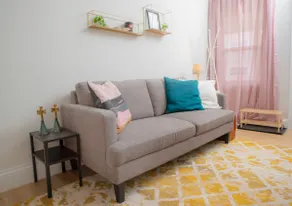 Quaint + Cozy Apartment - Wifi, Kitchen, Parking - Image 2