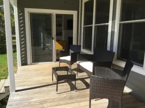 Spacious Gorgeous Waterfront Home With Sunset View - Image 4