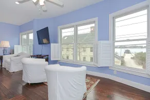 Stonington Borough with Water Views - Image 3