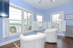 Stonington Borough with Water Views - Image 4