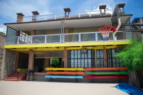 Talisay lake house, taal lake (4 bedrooms) - Image 2