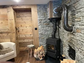Stay in the nostalgic-modern style Chalet Geimen - Image 4