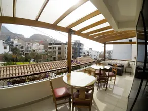 City home with pool, bbq, pizza oven, amenities - Image 5