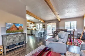Beautiful Sedona Home Near Chapel of the Holy Cross - Image 2