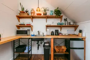 Fox Den Studio, Lake View, Location, location! - Image 5