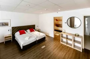 Family One-Bedroom Suite - Image 3