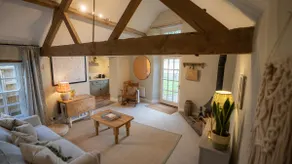 Charming Cotswold Cottage in a private setting - Image 2