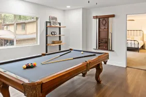 The Gathering Pines - Captivating Luxury Home w/AC - Image 2