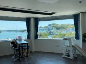 10 seconds from Yi Sun-sin Square/Namhae Panorama View 'Moonlight Sea' | Private Yeosu Ocean House for Families - Image 3