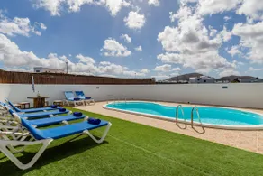 Pico Partido villa heated pool - Image 3