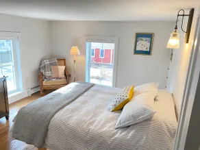 Farmhouse Retreat Upstairs | Walk to Downtown| - Image 3