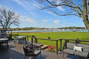 Waterfront w/private pier, pool, Hot Tub, kayaks and in town. - Image 3