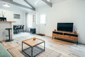 Apartment on Cours in the Heart of the City - Image 4