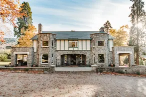 Historic Stone Oak Manor - Image 2