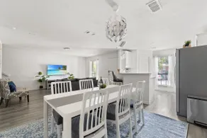 Modern 3 Bedrooms Home Just 5 mins to Deep Ellum - Image 4