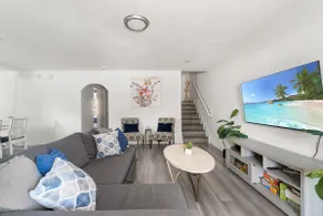 Modern 3 Bedrooms Home Just 5 mins to Deep Ellum - Image 5